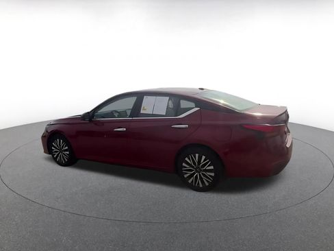 Used 2025 Nissan Altima 2.5 SV FWD image 10