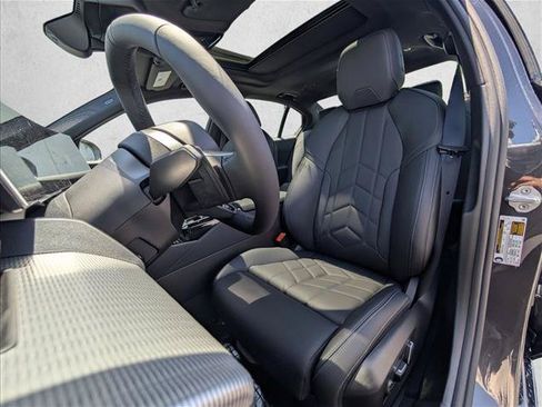 Used 2024 BMW X5 xDrive50e w/ Parking Assistance Package AWD/4WD image 11