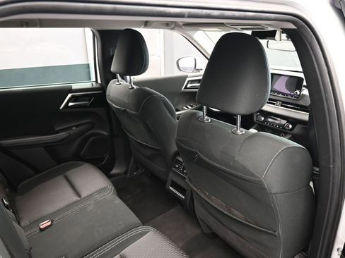 Used 2023 Mitsubishi Outlander ES image 42