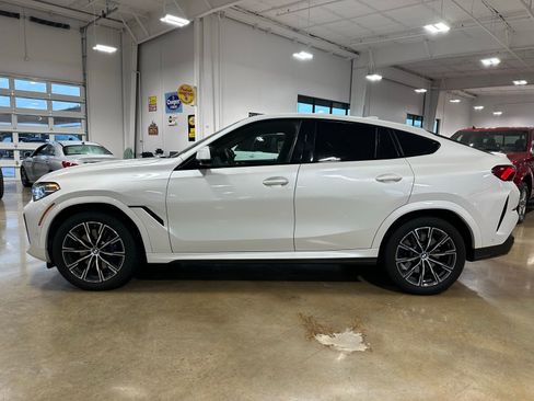 Used 2021 BMW X6 xDrive40i w/ M Sport Package image 5
