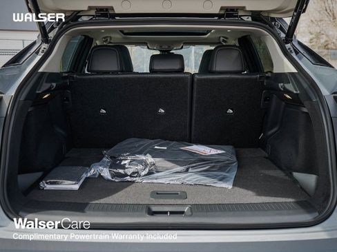 New 2025 Nissan Ariya AWD image 8