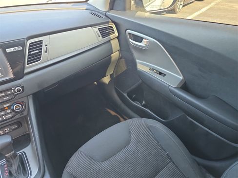 Used 2019 Kia Niro LX image 12