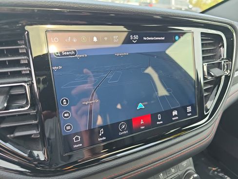 Used 2025 Dodge Durango GT AWD/4WD image 25