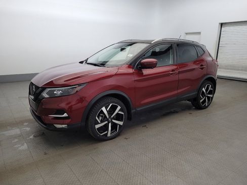 Used 2021 Nissan Rogue Sport SL w/ Premium Package image 2