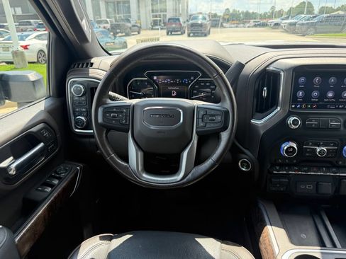 Used 2023 GMC Sierra 2500 Denali w/ Denali Ultimate Package AWD/4WD image 8