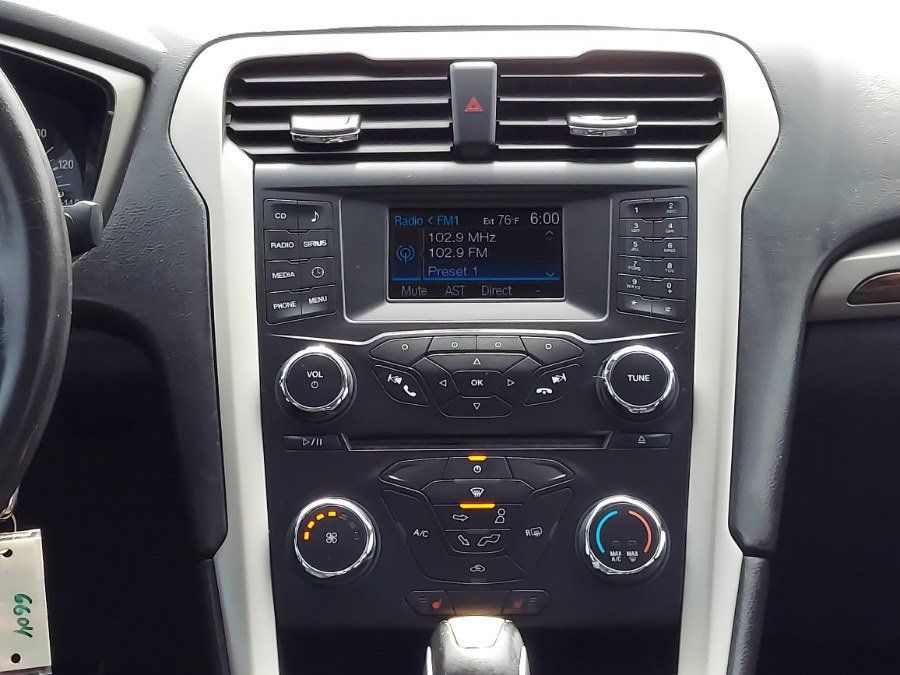 Used 2013 Ford Fusion SE FWD image 13