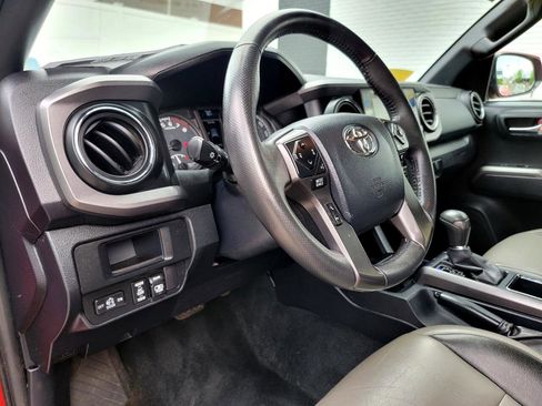 Used 2017 Toyota Tacoma TRD Off-Road image 20