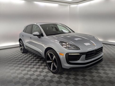 Certified 2025 Porsche Macan image 8