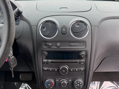 Used 2010 Chevrolet HHR LT image 26