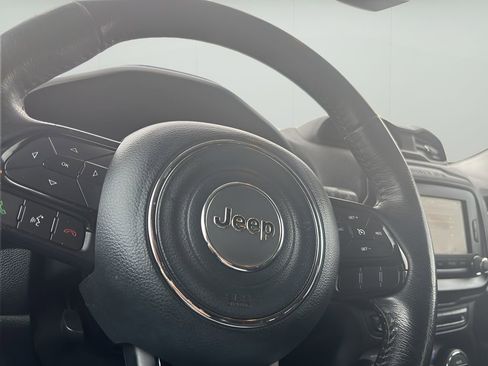 Used 2017 Jeep Renegade Altitude AWD/4WD image 17
