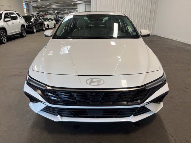 Used 2024 Hyundai Elantra Limited FWD image 8