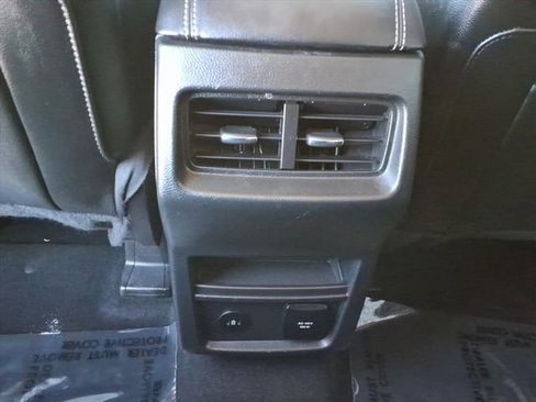 Used 2022 Ford Edge Titanium image 15