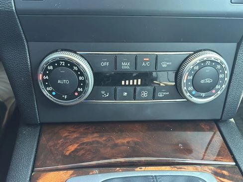 Used 2010 Mercedes-Benz GLK 350 4MATIC image 24