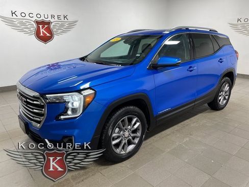 Used 2024 GMC Terrain SLT image 3