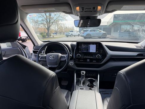 Used 2021 Toyota Highlander XLE image 10