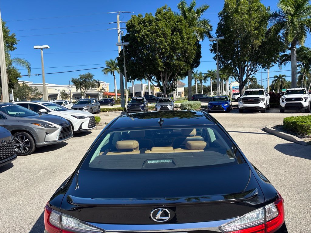 Used 2017 Lexus ES 350 FWD image 6
