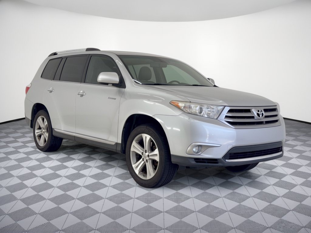 Used 2011 Toyota Highlander Limited w/ Tow Pkg FWD image 7