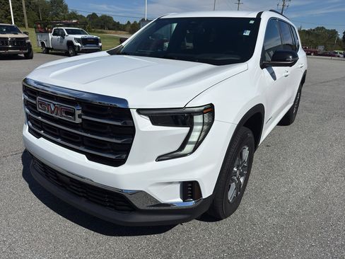 Used 2025 GMC Acadia Elevation image 2