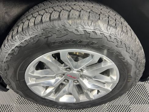Used 2022 GMC Sierra 1500 SLT w/ SLT Premium Plus Package AWD/4WD image 7