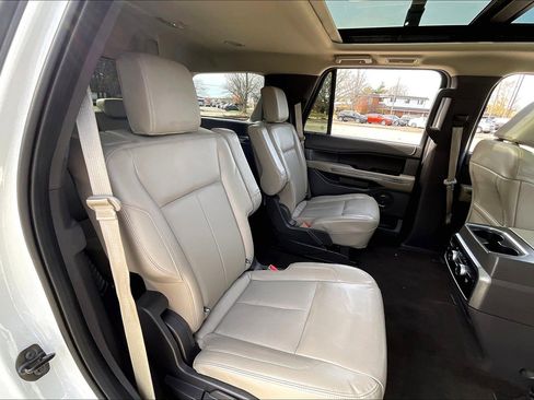 Used 2021 Ford Expedition XLT image 17