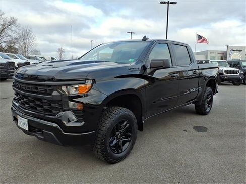 Used 2024 Chevrolet Silverado 1500 Custom Trail Boss w/ Midnight Edition image 8