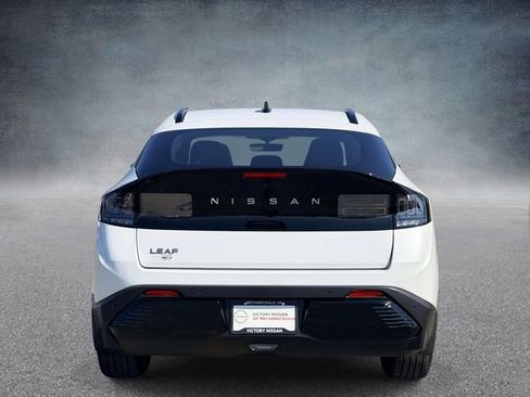New 2026 Nissan Leaf Platinum+ w/ Cargo Package (Platinum+) FWD image 3