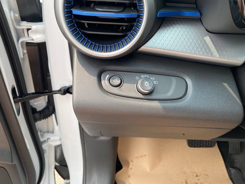 New 2026 Chevrolet Trax LS w/ LS Convenience Package FWD image 12