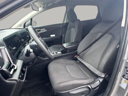 Used 2023 Kia Sportage LX AWD/4WD image 11