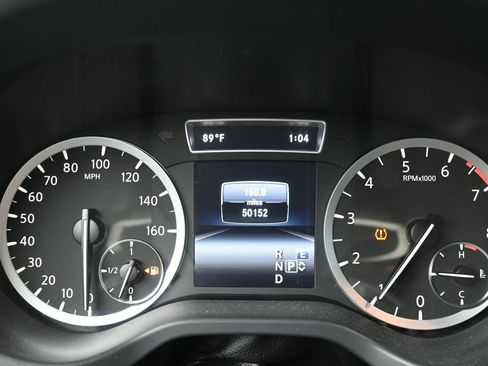 Used 2019 INFINITI QX30 Sport w/ Cargo Package FWD image 11