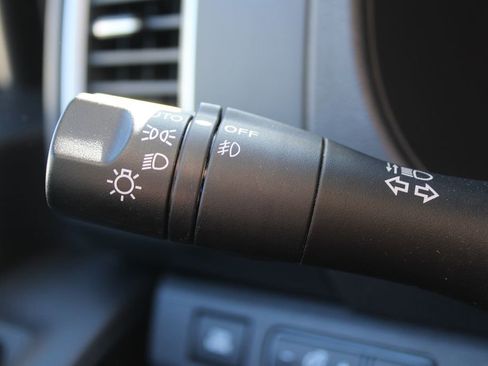 Used 2023 Nissan Frontier SV w/ SV Convenience Package image 37