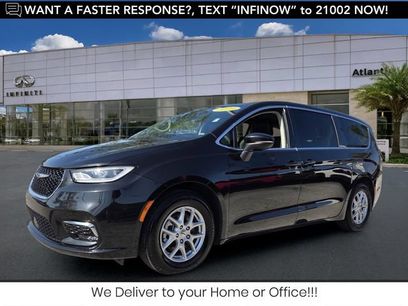 Used 2023 Chrysler Pacifica Touring-L