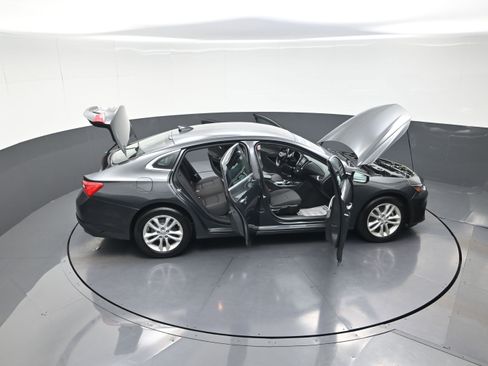 Used 2018 Chevrolet Malibu LT FWD image 14