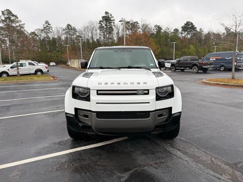 Used 2023 Land Rover Defender 130 X-Dynamic SE AWD/4WD image 2