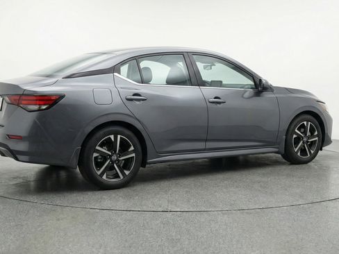 Used 2025 Nissan Sentra SV image 9