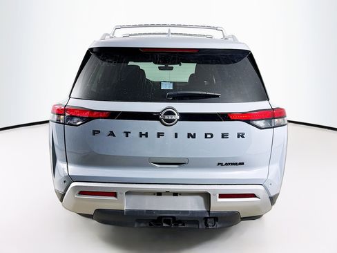 Used 2024 Nissan Pathfinder Platinum image 32