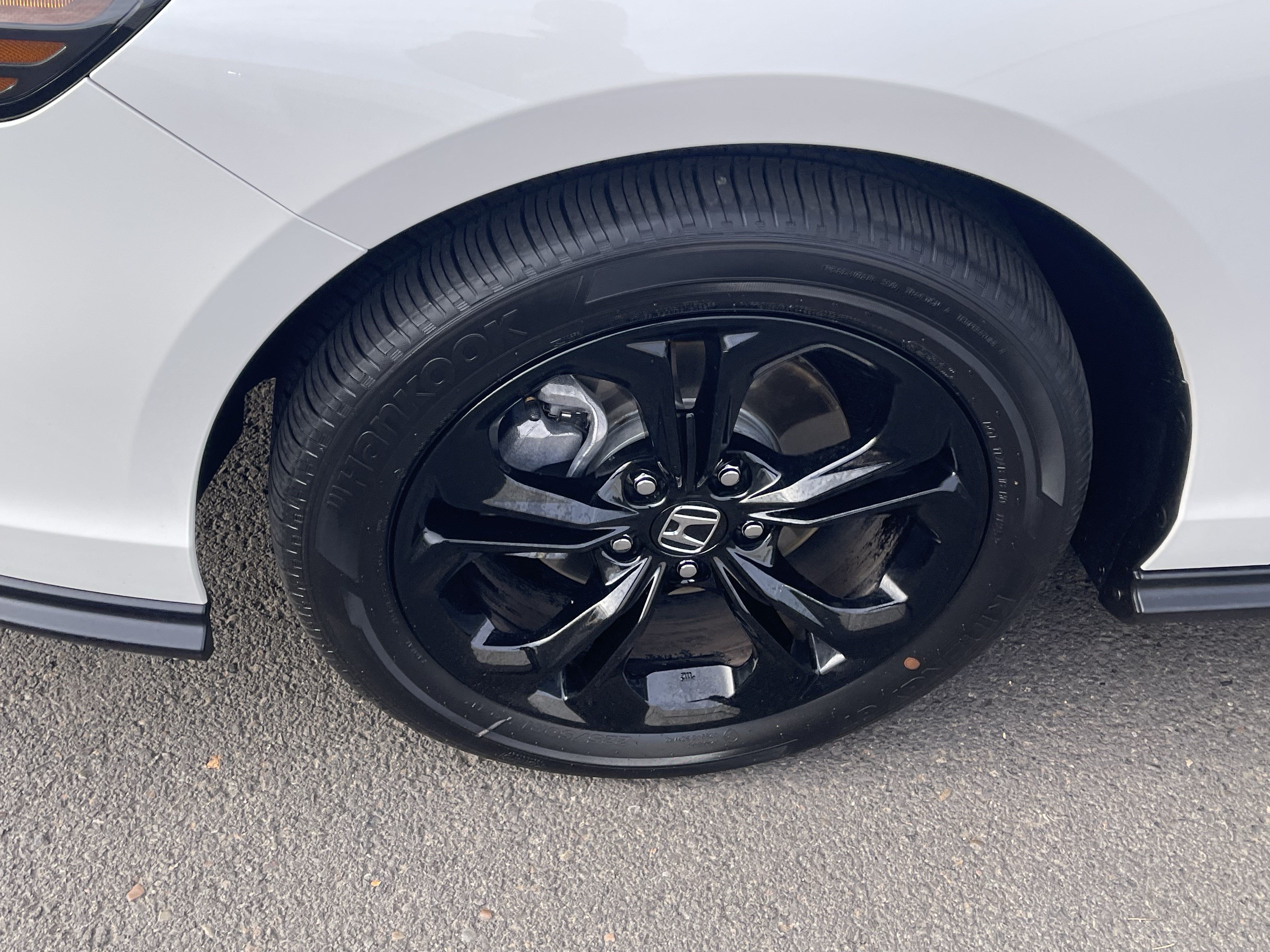 Used 2025 Honda Accord SE image 9