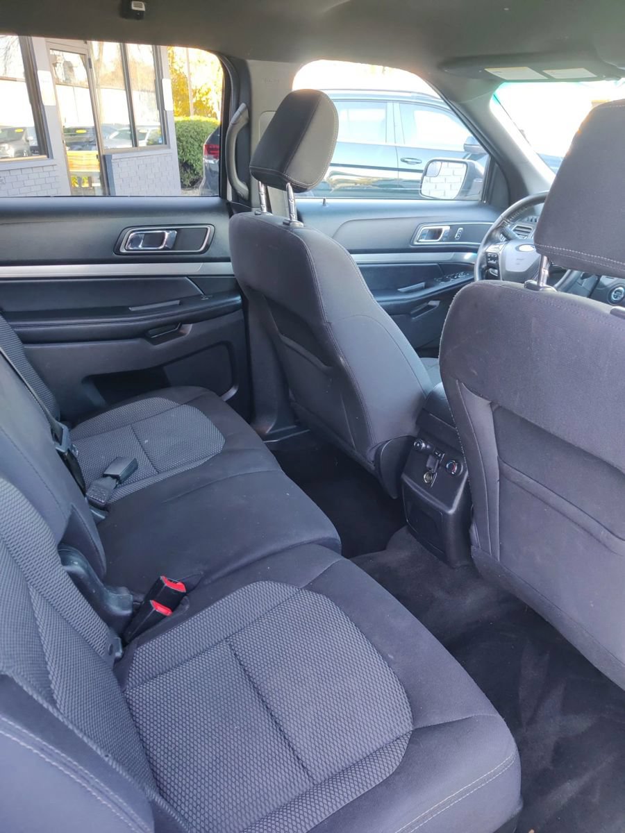 Used 2018 Ford Explorer XLT AWD/4WD image 12