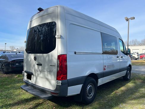 Used 2020 Mercedes-Benz Sprinter 2500 image 7