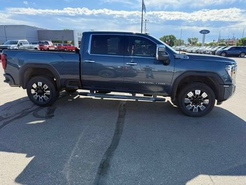 Used 2026 GMC Sierra 2500 Denali w/ Denali Reserve Package AWD/4WD image 11