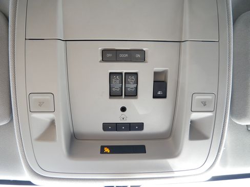 Used 2018 GMC Sierra 1500 SLT image 24