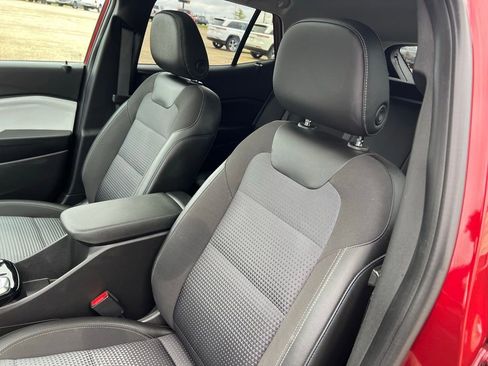 Used 2024 Chevrolet Trax LT w/ Sunroof Package image 22