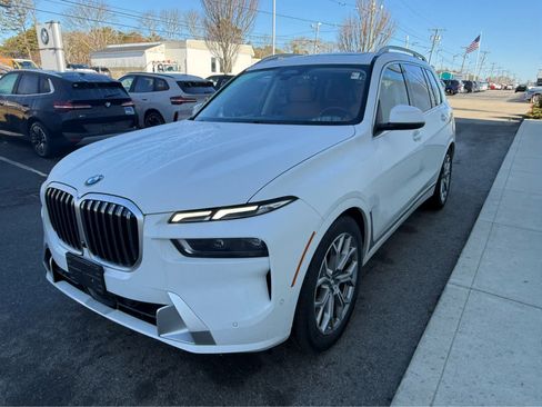 Used 2023 BMW X7 xDrive40i w/ Premium Package AWD/4WD image 7