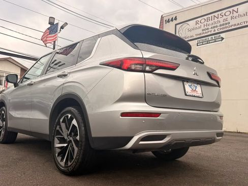 Used 2024 Mitsubishi Outlander FWD image 8