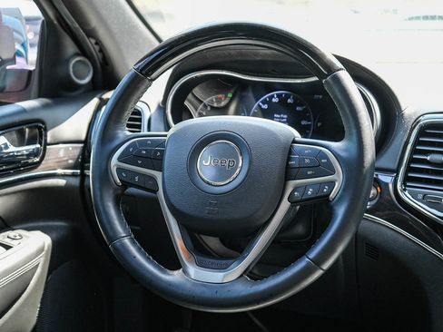Used 2020 Jeep Grand Cherokee Overland RWD image 15