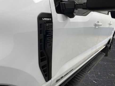 Used 2025 Ford F350 Lariat w/ Black Appearance Package image 40