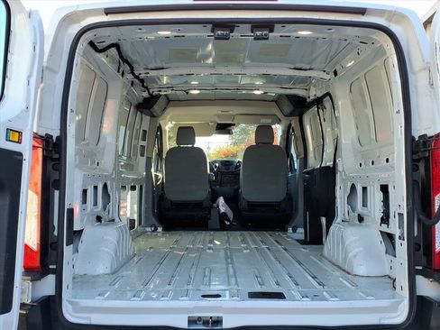 Used 2018 Ford Transit 250 130 Low Roof image 5