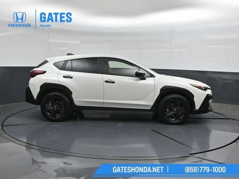Used 2025 Subaru Crosstrek 2.0i AWD/4WD image 3