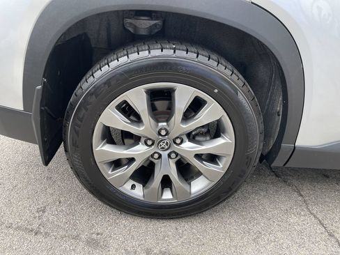 Certified 2024 Toyota Grand Highlander AWD image 12