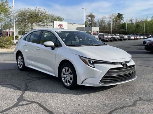 Used 2026 Toyota Corolla LE FWD image 7