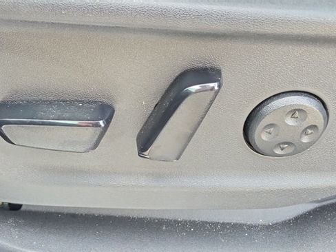 Used 2025 Nissan Ariya AWD image 34